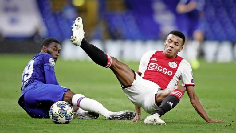 Domper voor Ajax, Neres tot winterstop uitgeschakeld