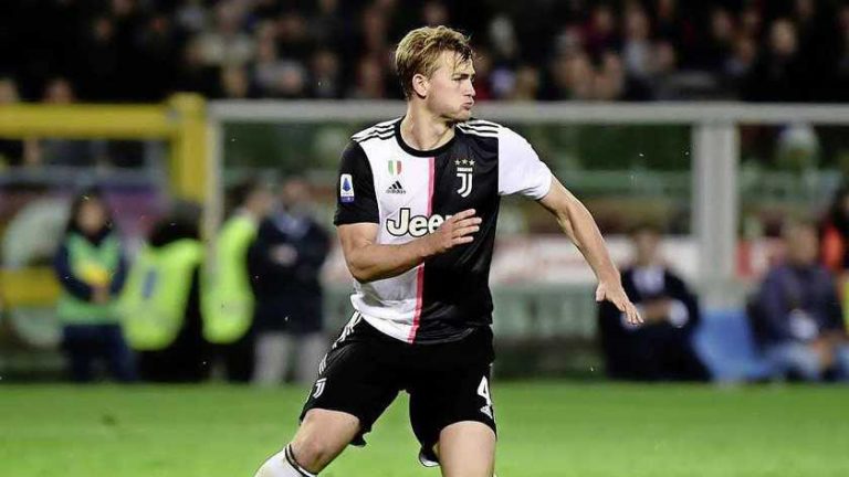 De Ligt held van Juventus in stadsderby