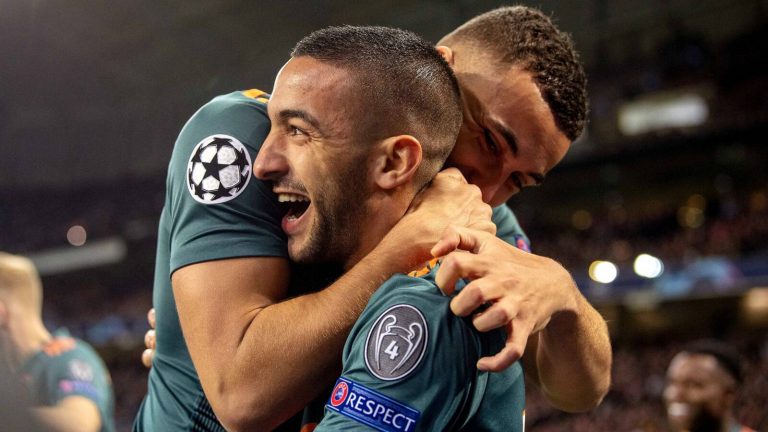 Ajax wint in Lille en heeft nog één puntje nodig voor overwintering