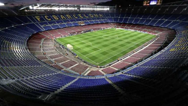 Barcelona ’verkoopt’ naam Camp Nou voor strijd tegen corona