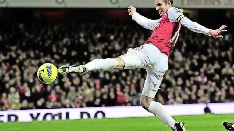 Moment van toen: Van Persie verovert Engeland