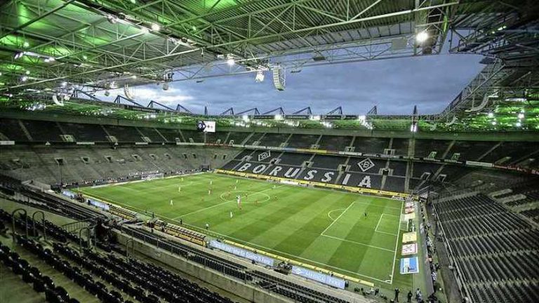 Bij voetbalduels in Bundesliga 239 personen welkom