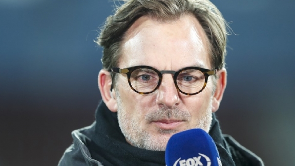 Ronald de Boer stelt favoriete ‘Ajax-elf’ samen: ‘Waarom Bergkamp niet?’
