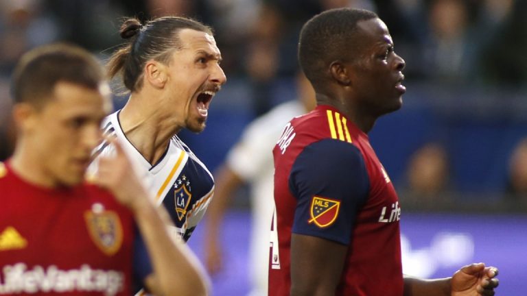 Ibrahimovic door het lint: ‘Ik heb driehonderd miljoen en een eiland!’