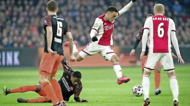 Betaald voetbal kan seizoen niet afmaken