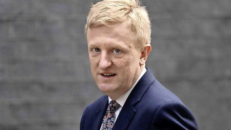Engelse minister tikt Premier League op de vingers