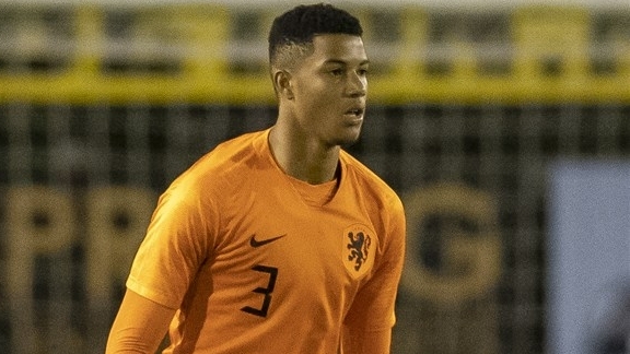 Chelsea haalt Xavier Mbuyamba (18) definitief weg bij Barcelona