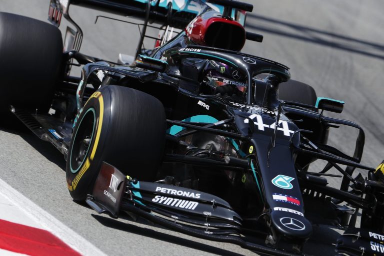 VT2: Mercedes ruim sneller maar longruns bieden hoop voor Verstappen