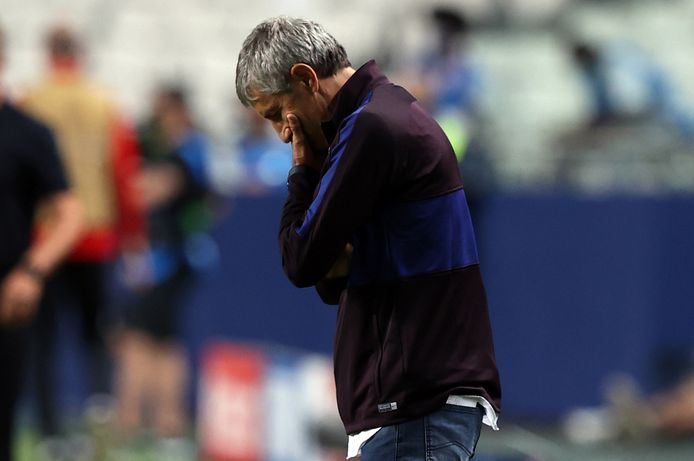 ‘Barcelona ontslaat trainer Setién en technisch directeur Abidal’