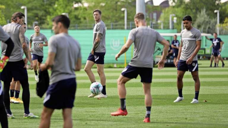 Wout Weghorst van training gestuurd bij Wolfsburg