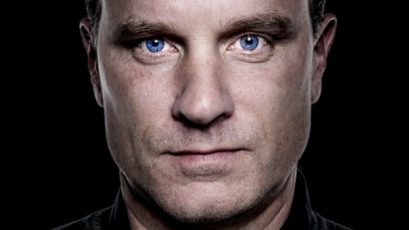 Droombaan van Bergkamp wordt mogelijk snel werkelijkheid
