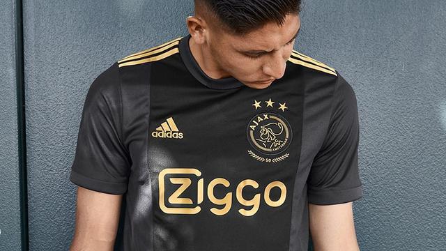Ajax presenteert ‘gouden’ Europees uitshirt