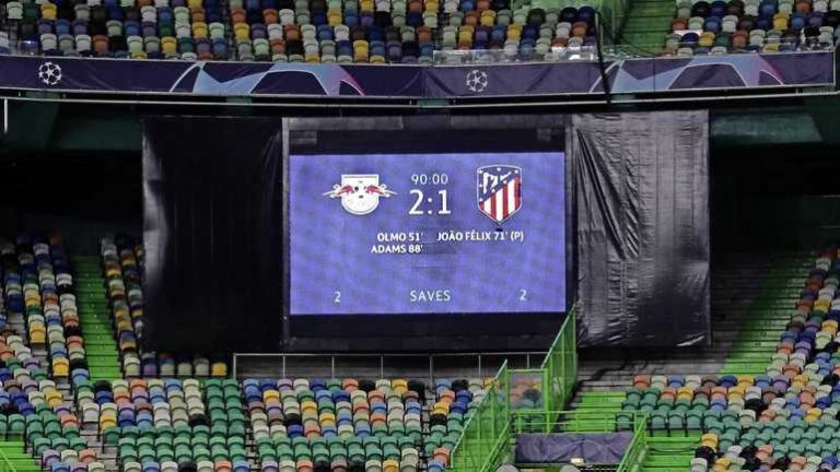 Voorzitter Atlético tegen boze fans: koop je eigen club dan maar