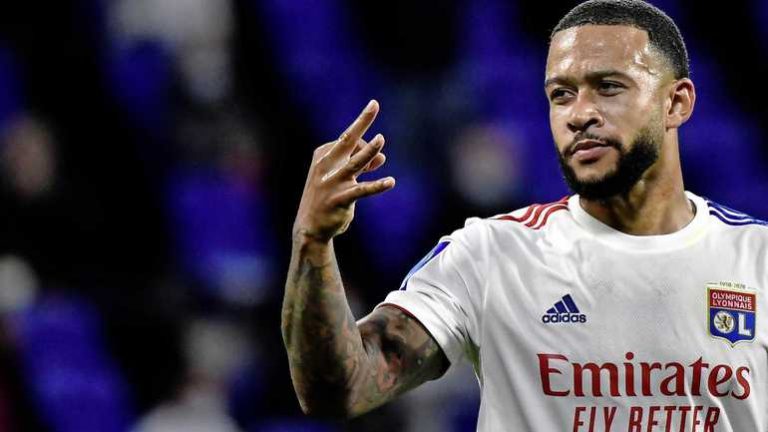 Depay met hattrick beslissend voor Lyon