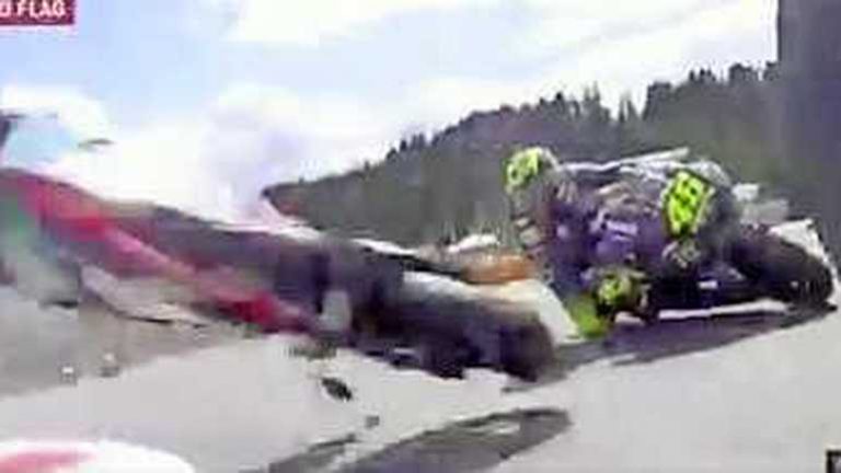 Hevig geschrokken Valentino Rossi: ’Ik was er bijna geweest’