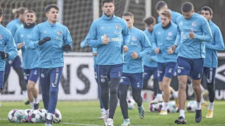 Huntelaar traint bij Schalke 04 eventjes mee met groep