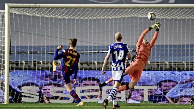 FC Barcelona in finale na knotsgekke avond Frenkie de JongFC Barcelona in finale na knotsgekke avond Frenkie de Jong
