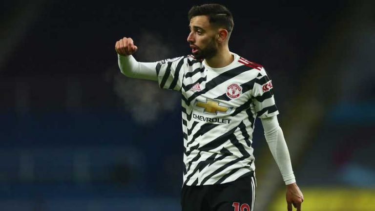 Bruno Fernandes klopt Anwar El Ghazi en vestigt record met Premier League-award