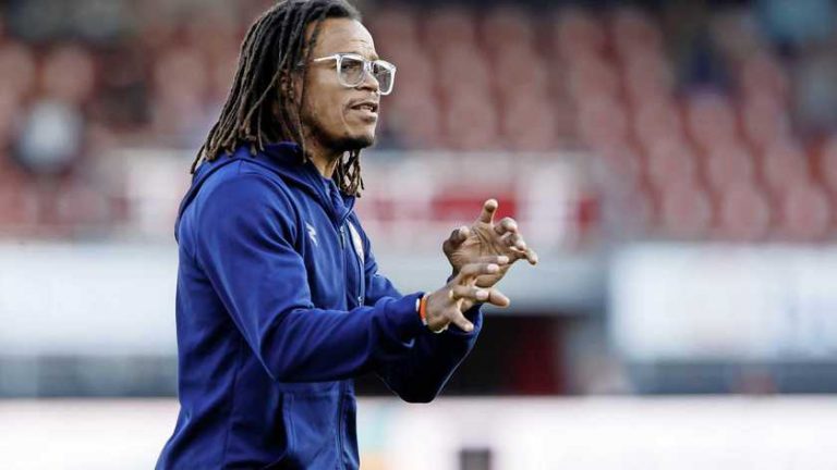 Edgar Davids bij debuut in Portugal direct van het veld gestuurd