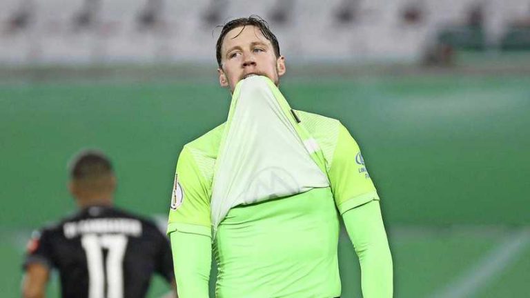 Strengere coronaregels voor Wout Weghorst na ’wangedrag’ Wolfsburg-spelers