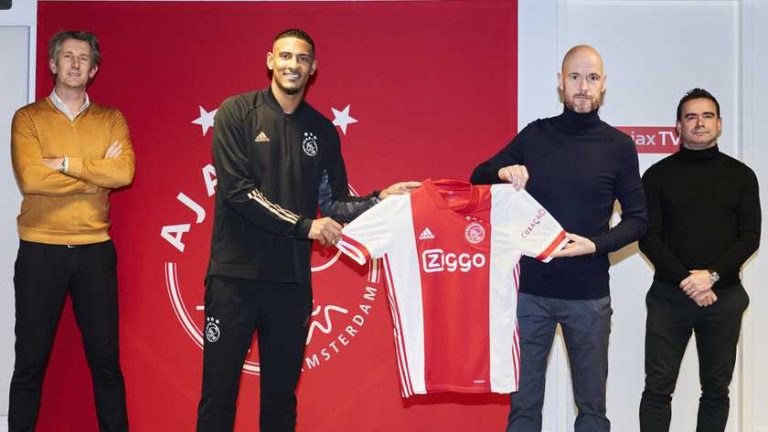 Ajax bevestigt: Sébastien Haller nieuwe spits