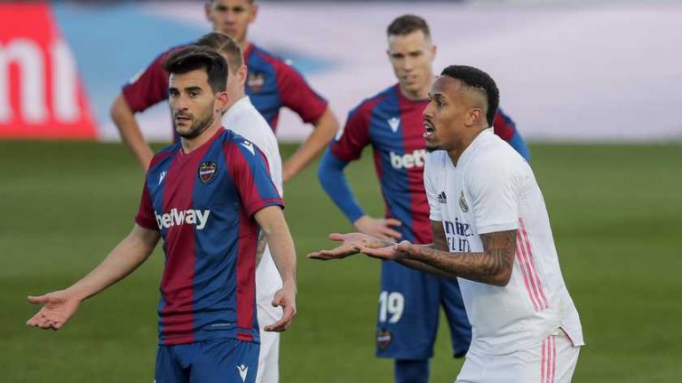 Real Madrid thuis onderuit tegen Levante na vroege rode kaart