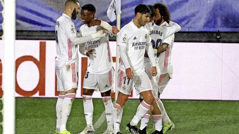 Benzema en Mendy leiden Real Madrid langs Getafe