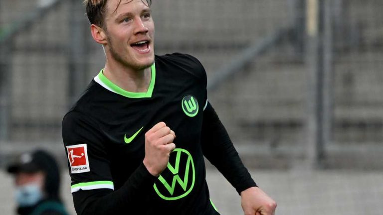 Wout Weghorst is met goal en assist de grote man bij Wolfsburg, Peter Bosz wint