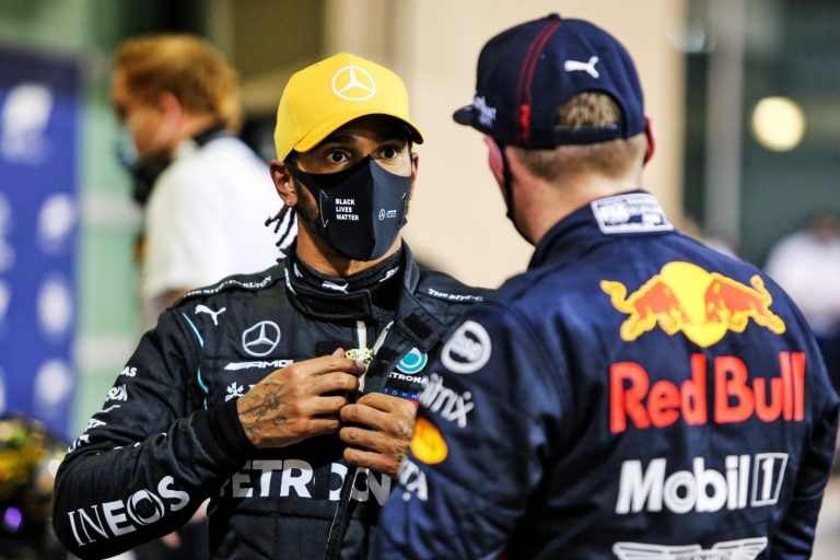 Wolff ontkent gerucht over ‘Verstappen-clausule’ in Hamilton-deal: ‘Onzinverhaal’