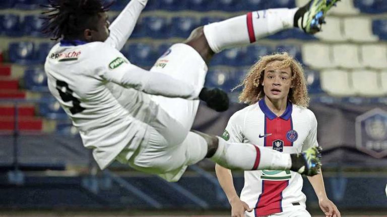 Xavi Simons ’blij en emotioneel’ na debuut voor PSG