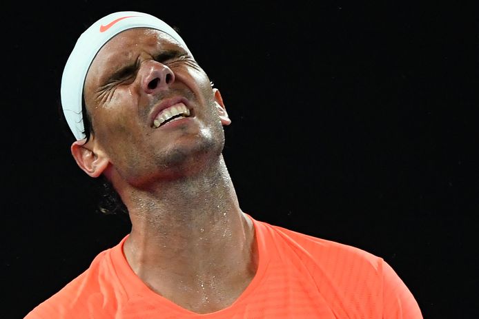 Tsitsipas knikkert Nadal uit Australian Open na bloedstollende vijfsetter