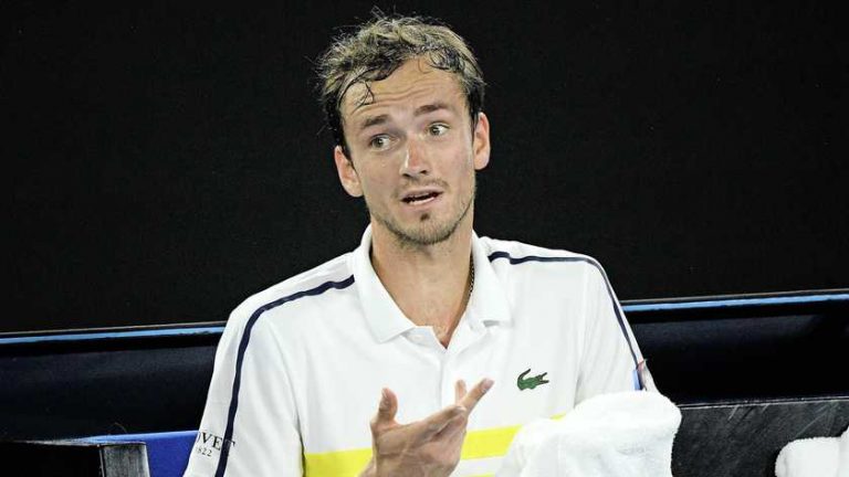 Daniil Medvedev overtuigend naar finale Australian Open