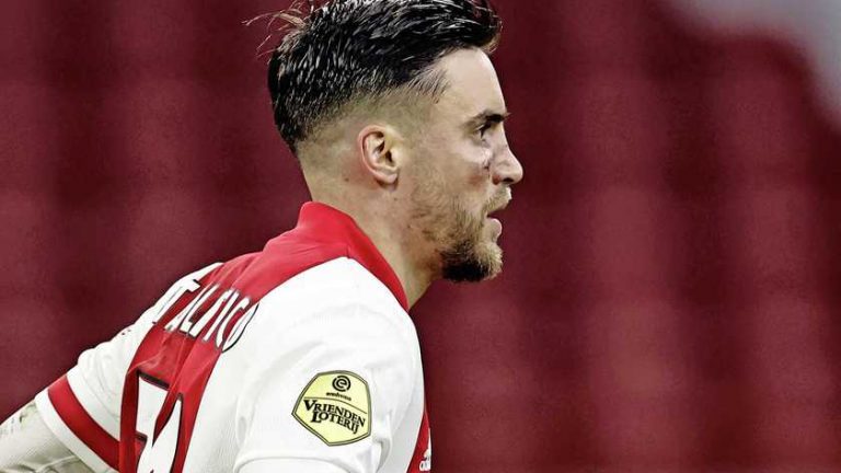 Nicolas Tagliafico na oogblessure terug met bril