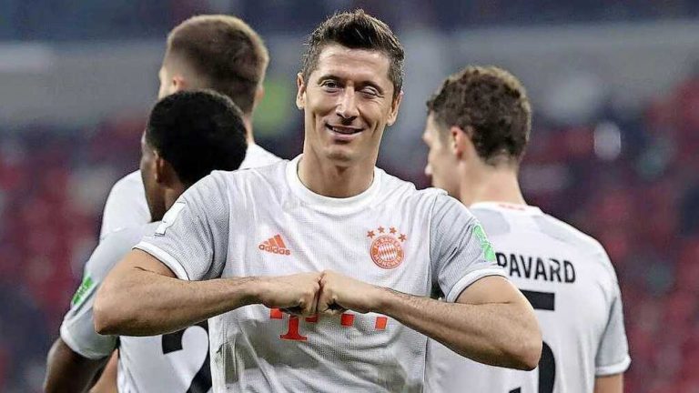 Lewandowski helpt Bayern München aan finaleplaats op WK voor clubs