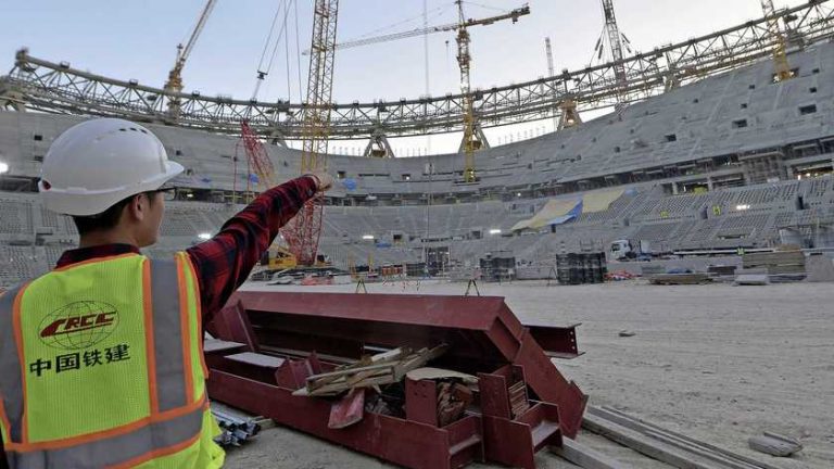 Sinds toekenning WK voetbal aan Qatar ’meer dan 6500 gastarbeiders overleden’