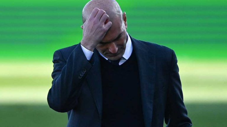 Aanhoudende blessuregolf Real Madrid drijft trainer Zinedine Zidane tot wanhoop