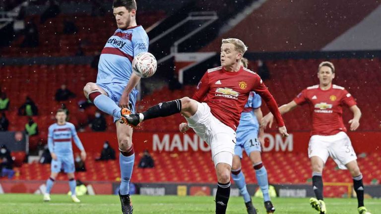 FA Cup: Manchester door, Van de Beek gewisseld, Bournemouth stunt