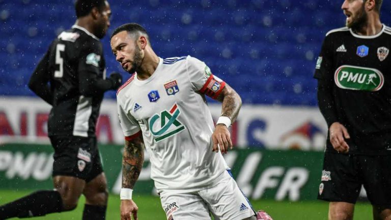 Depay helpt Olympique Lyon op weg naar ruime bekerzege
