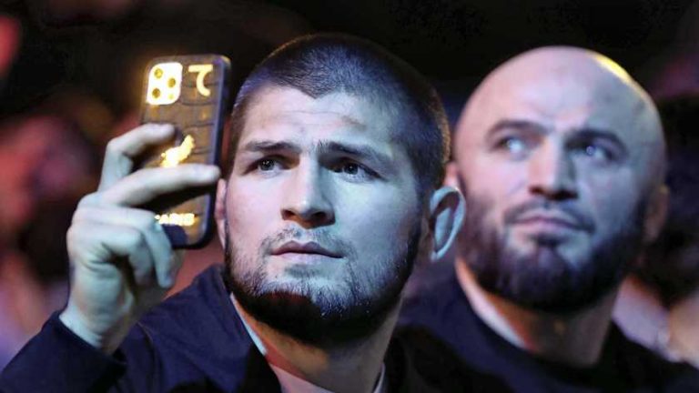 Dana White: ’Khabib Nurmagomedov officieel gestopt’