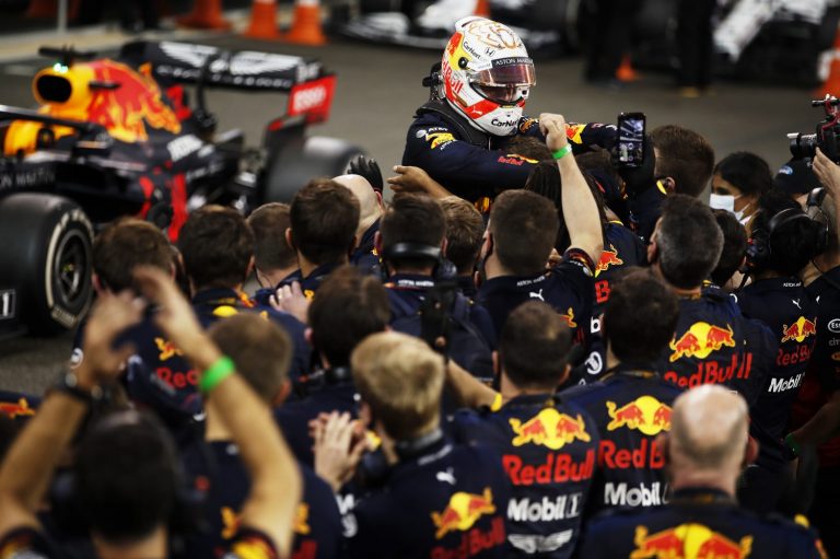 Belangrijke pion verlaat garage Max Verstappen: ‘Gave ervaring met beste coureur’