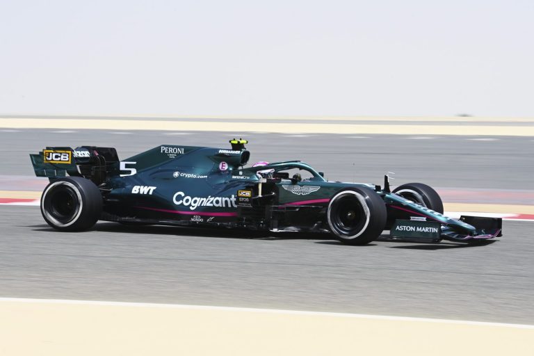 Soortgelijke problemen, maar is de Aston Martin een groene Mercedes-kopie?