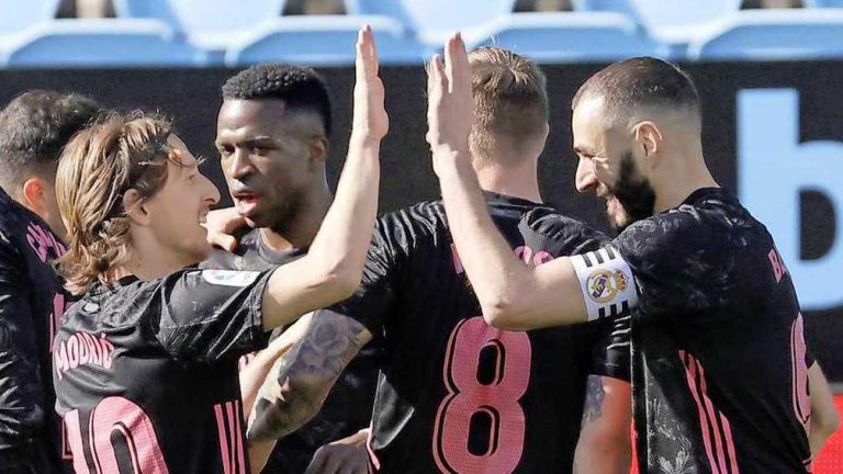 Real Madrid wint en voert druk op Barcelona en Atlético op
