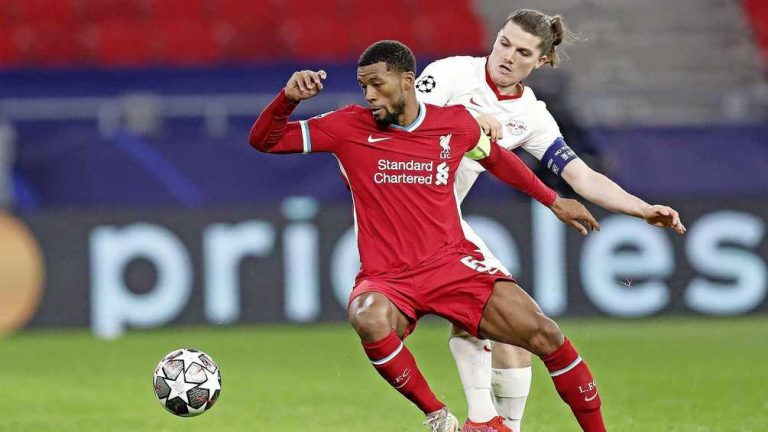 Kwakkelend Liverpool wel kwartfinalist in Champions League