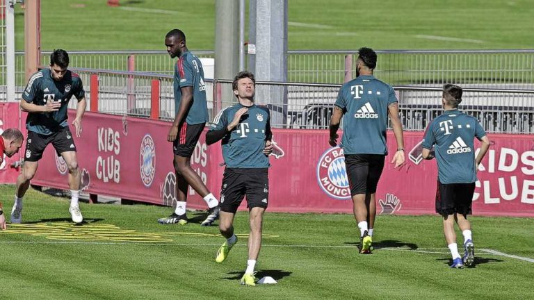 Drone valt uit de lucht bij training Bayern München