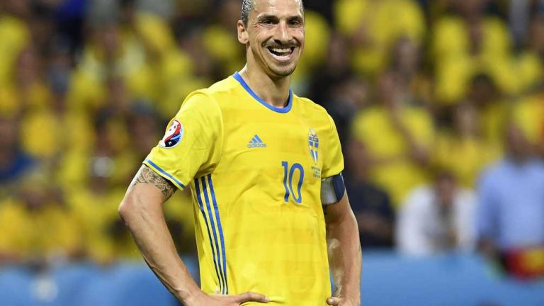 ’Zlatan Ibrahimovic (39) maakt sensationele terugkeer en gaat met Zweden naar EK’