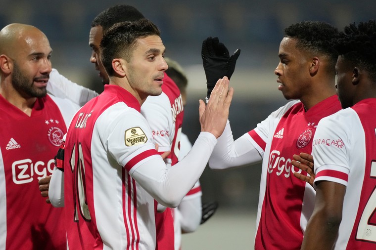 Ajax heeft op weg naar finale geen kind aan SC Heerenveen