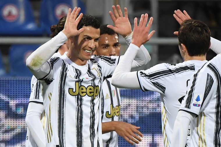 Ronaldo botviert CL-frustratie op Cagliari met ‘perfecte hattrick’