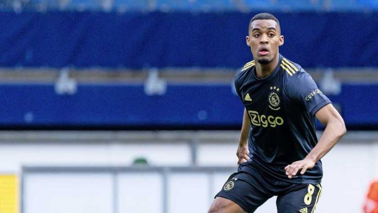 ’Wellicht kan Ryan Gravenberch rol van Daley Blind overnemen’