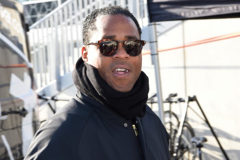Kluivert bereidt zich voor op ‘slechtnieuwsgesprek’ bij FC Barcelona