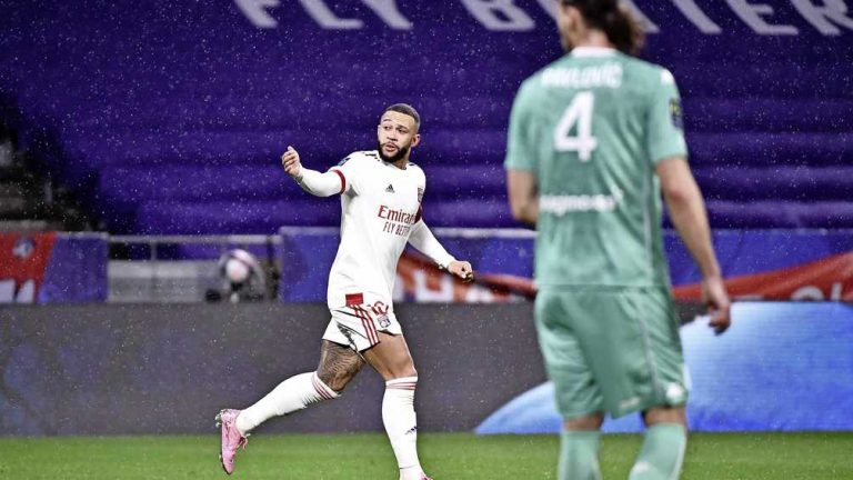 Treffers Memphis Depay houden titeldroom Olympique Lyon levend